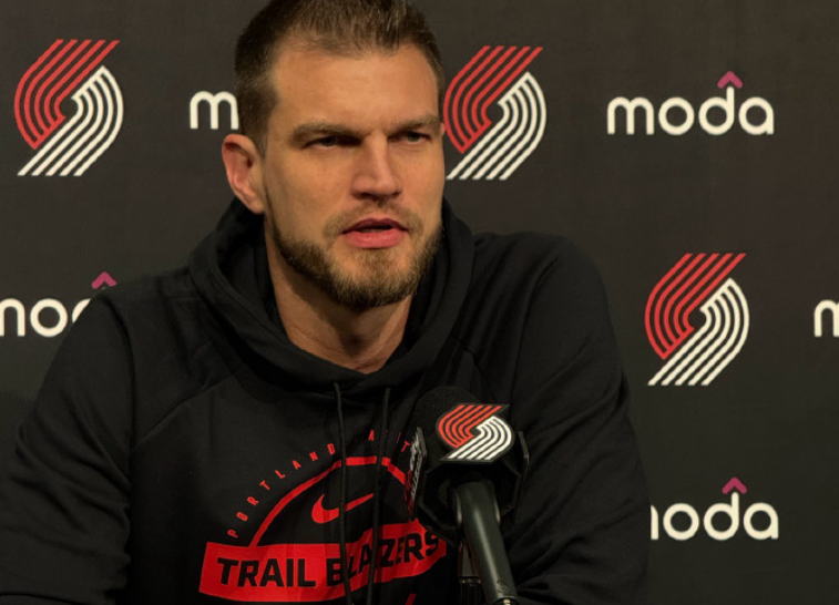 比卢普斯卖掉波特兰房产！队记：即便洗清罪名他也不指望重返帅位