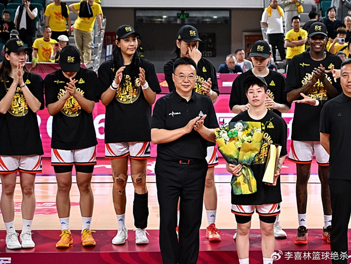 美女主播-得分+助攻本土第1!中国女篮25岁王牌复活夺FMVP:宫鲁鸣召回她?|总决赛|李缘|本土球员|WCBA总决赛|山西女篮_新浪体育_新浪新闻